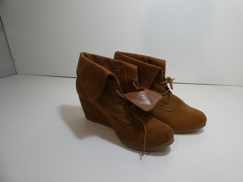 Chaussures femme imitation daim P7/40  Très bon état -  reconditionné disponible sur Label Emmaüs